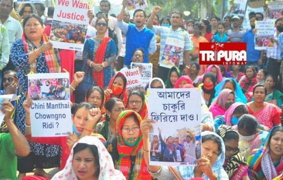 'No Job, No Rest' Slogan Raised by 10323 Teachers : Massive Protest Staged in front of Rabindra Bhawan, condemning Biplab Deb Govt's Inhuman Police Brutality on Peaceful Agitators on Jan 27